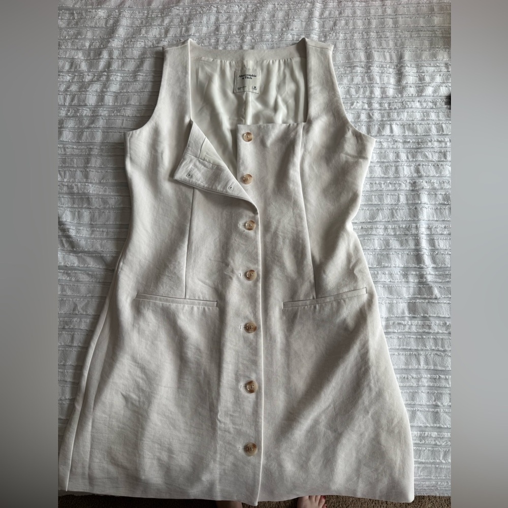 Abercrombie & Fitch white button down dress